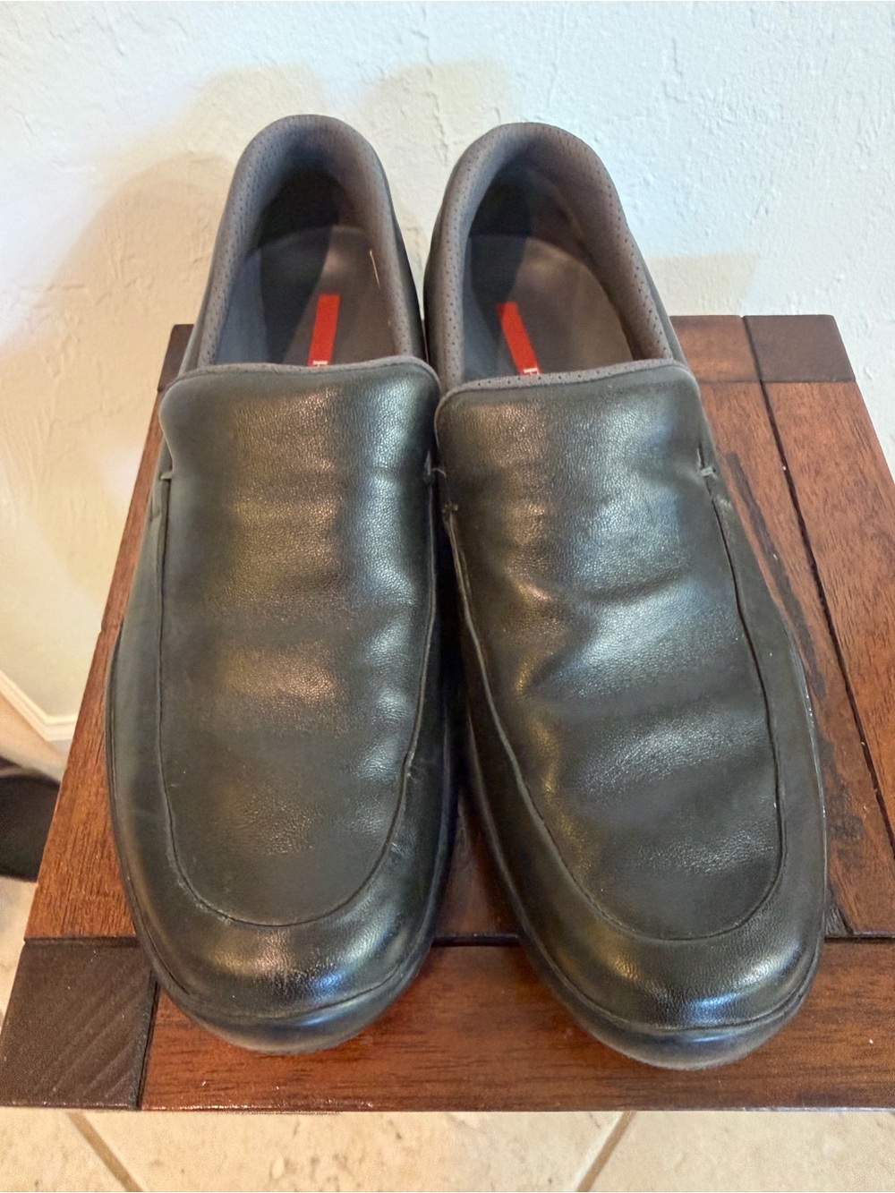 Prada Women's Black Leather Slip-On Loafers Linea Rossa Vintage EU 39 US 9